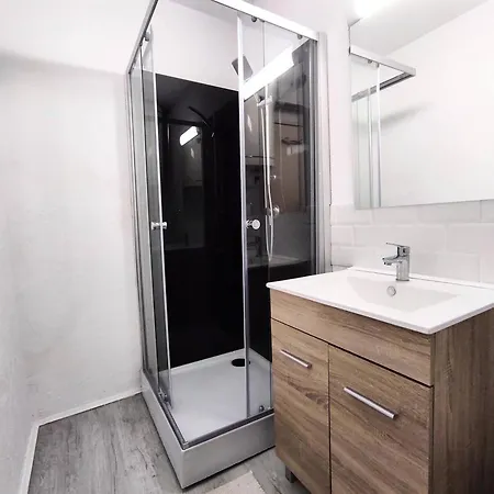 Cosy Pres Des Pistes Avec Balcon Et Parking - Fr-1-592-69 شقة