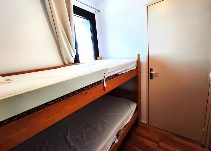 Cosy Pres Des Pistes Avec Balcon Et Parking - Fr-1-592-69 *